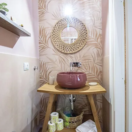 Epimoni Bed & Breakfast 4*