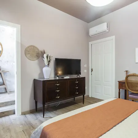 Epimoni Bed & Breakfast 4*