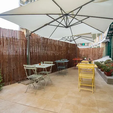 Epimoni Couette-café Catane