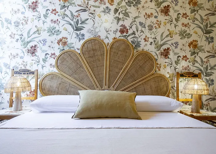 Epimoni Bed & Breakfast 4*